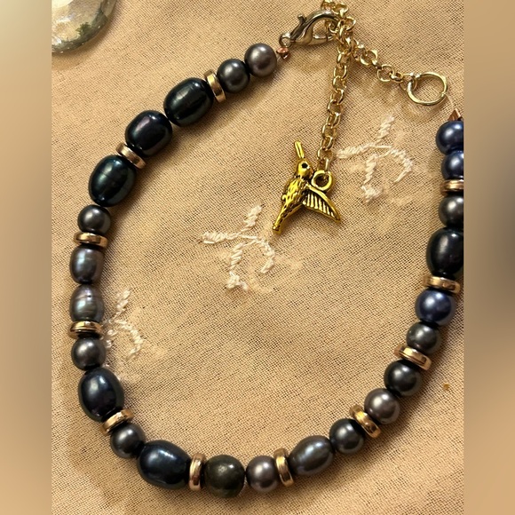 Set of 4 Blue Iris mother of pearl colored bracelets w/charms - Picture 9 of 11